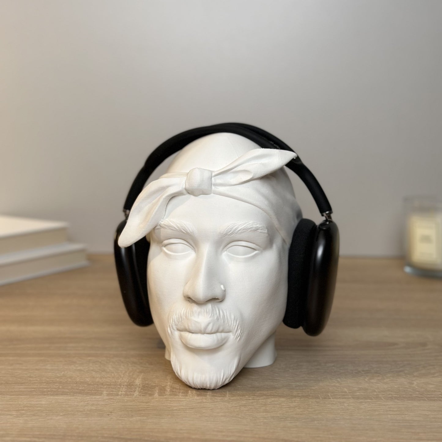 2Pac headphone stand