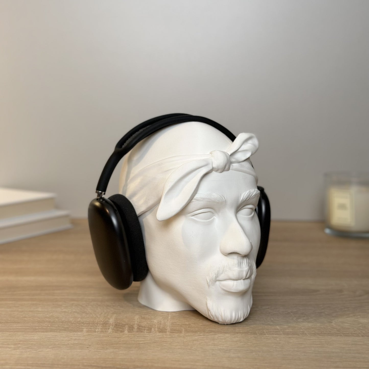 2Pac headphone stand