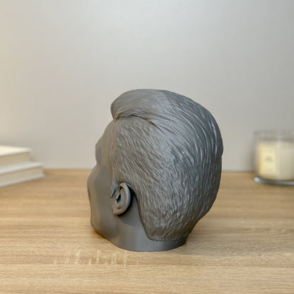 Cristiano Ronaldo headphone stand 2