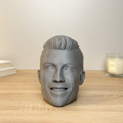 Cristiano Ronaldo headphone stand 2