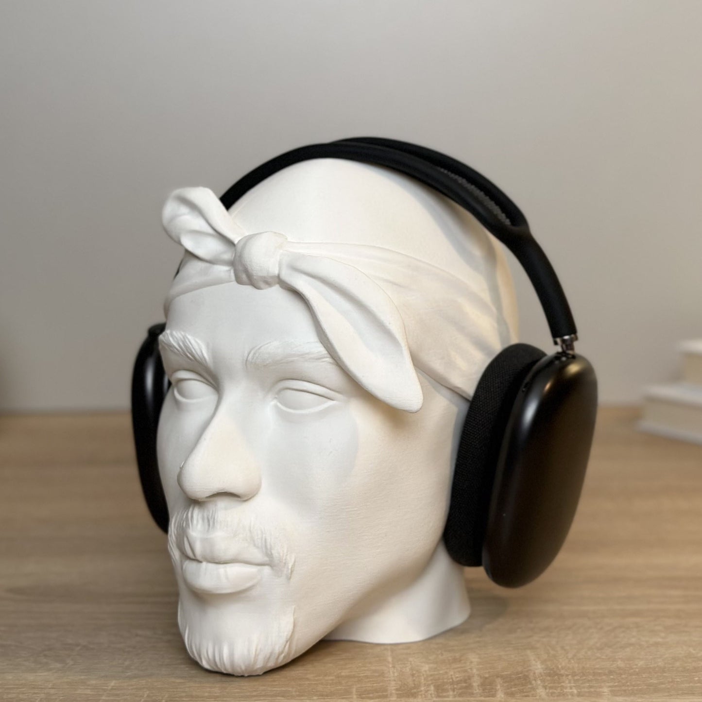 2Pac headphone stand